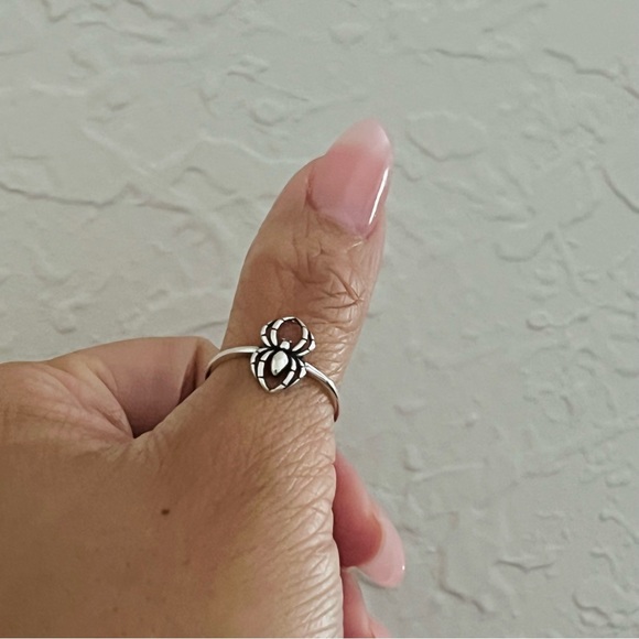 Sterling silver small spider ring, silver spider ring, dainty spider ring - Picture 7 of 9